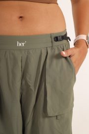 Her' olive flow pants - Image 3
